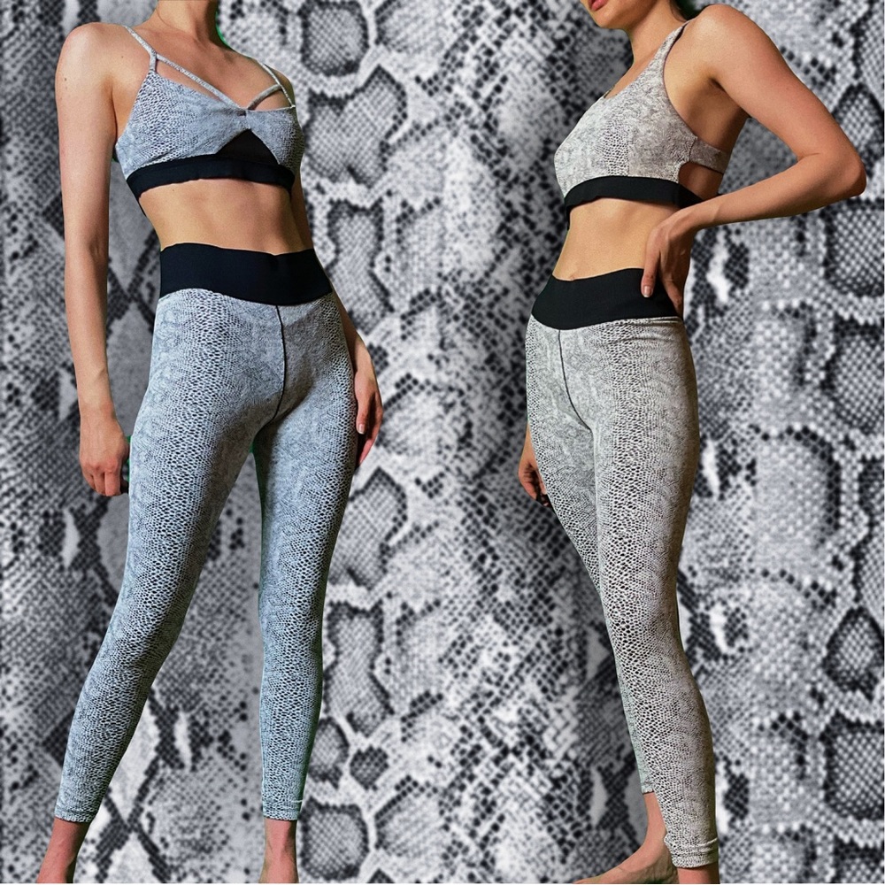 Bluelifefit White Python Yoga Set With 2 Sport Br… - image 1